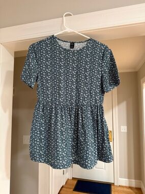 Amazon Women's Blue Floral Peplum Short Sleeve Top